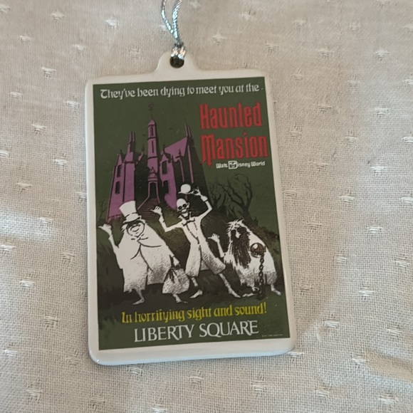 Rare Limited Edition Disney Haunted Mansion 2006 Collectible Porcelain Ornament - Picture 2 of 5